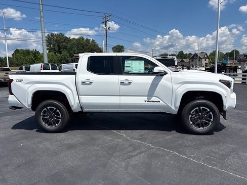 New 2025 Toyota Tacoma TRD Sport image 2