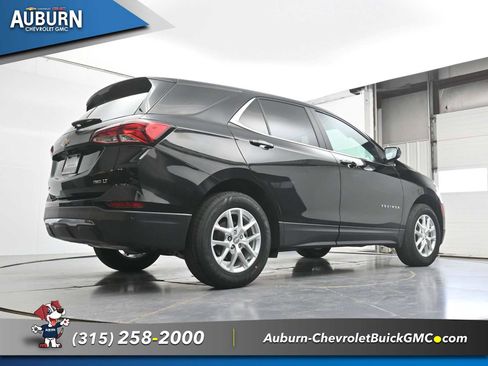 Used 2023 Chevrolet Equinox LT AWD/4WD image 24
