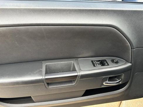 Used 2013 Dodge Challenger SXT image 18