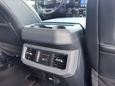 Used 2024 Ford F250 Lariat w/ Lariat Ultimate Package AWD/4WD image 27