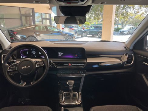 Used 2025 Kia Seltos S image 29