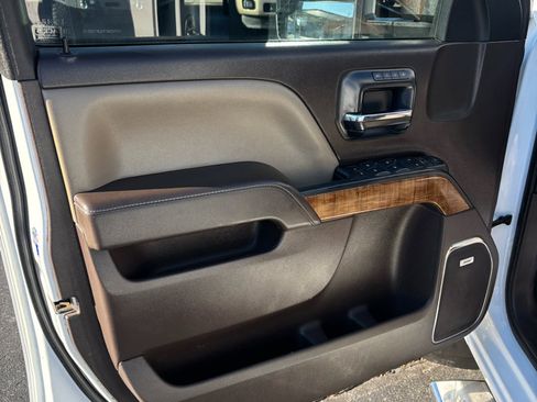 Used 2018 GMC Sierra 3500 SLT w/ Duramax Plus Package image 9