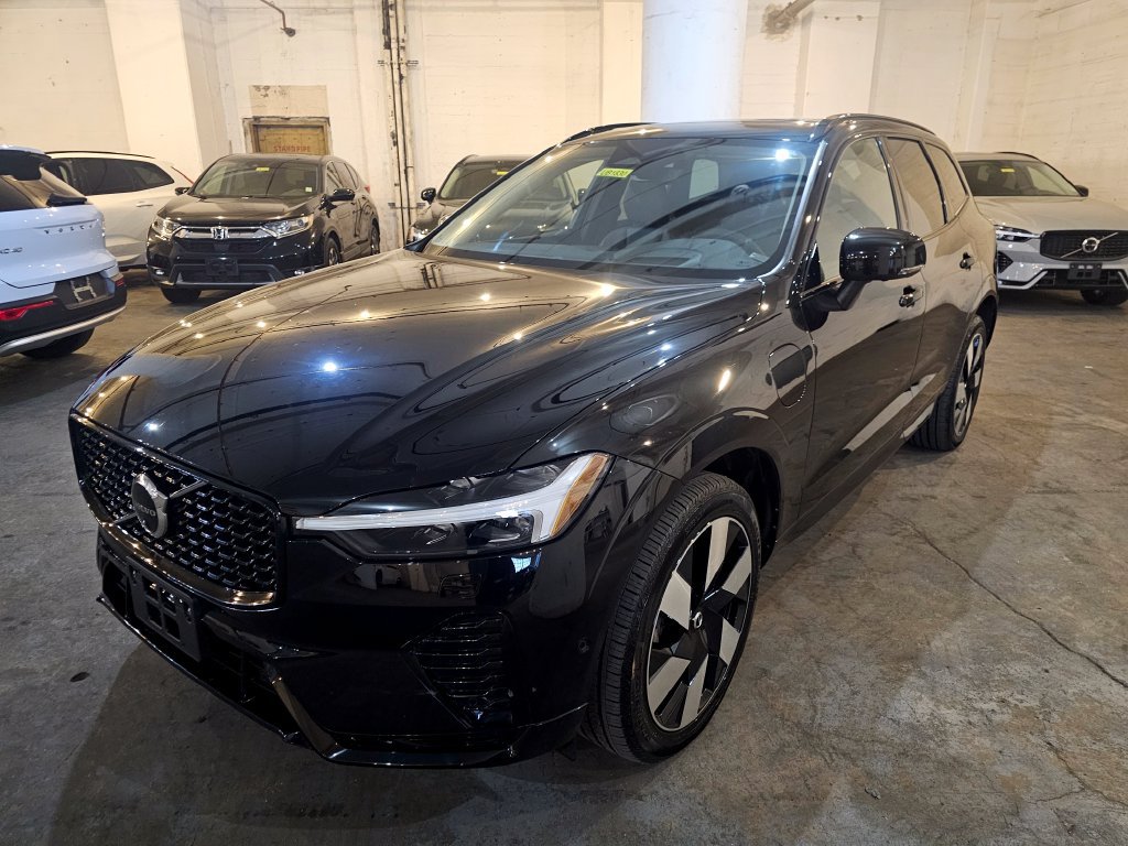 Certified 2024 Volvo XC60 T8 Ultimate w/ Protection Package Premier AWD/4WD image 1