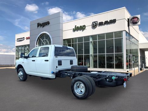 New 2026 RAM 3500 Tradesman w/ Chrome Appearance Group A AWD/4WD image 3
