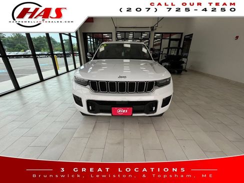 Used 2023 Jeep Grand Cherokee Overland AWD/4WD image 9