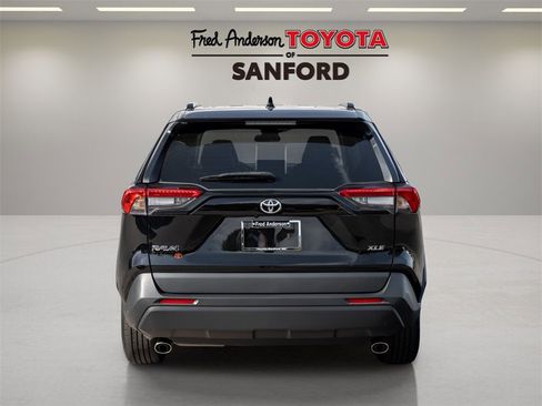 Used 2024 Toyota RAV4 XLE Premium image 5