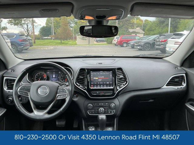 Used 2019 Jeep Cherokee Limited AWD/4WD image 16