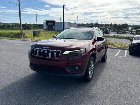 Used 2021 Jeep Cherokee Latitude Plus AWD/4WD image 5