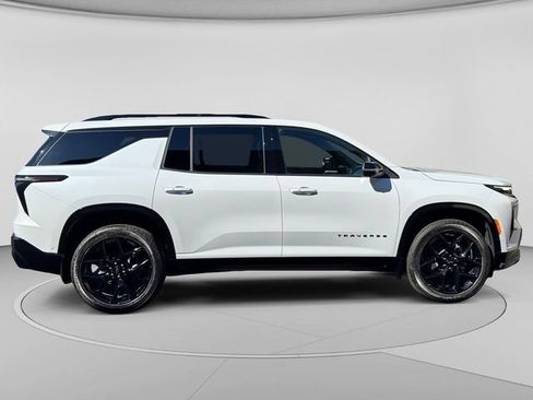 Used 2026 Chevrolet Traverse RS w/ LPO, Floor Liner Package AWD/4WD image 6