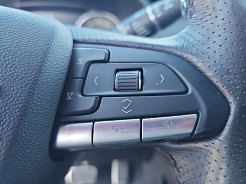 Used 2022 Cadillac XT4 Sport w/ Enhanced Visibility Package FWD image 18