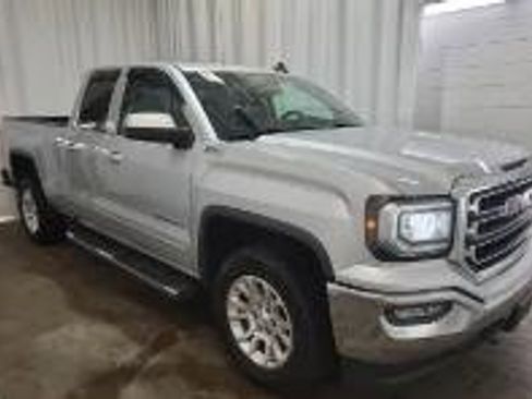 Used 2018 GMC Sierra 1500 SLE w/ SLE Value Package AWD/4WD image 2