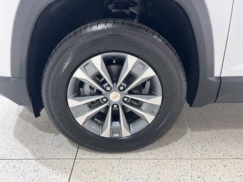 New 2026 Chevrolet Equinox LT w/ Convenience Package II FWD image 29