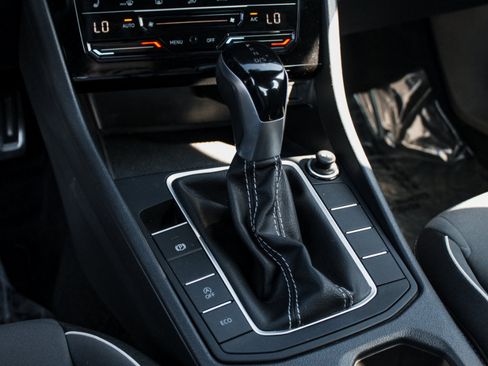 Used 2025 Volkswagen Jetta Sport FWD image 18