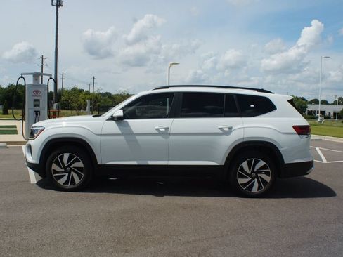 Used 2024 Volkswagen Atlas SE AWD/4WD image 13