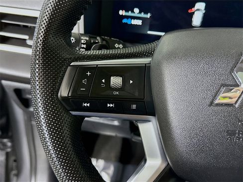 Used 2023 Mitsubishi Outlander SE image 22
