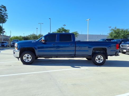 Used 2019 Chevrolet Silverado 2500 LT AWD/4WD image 8
