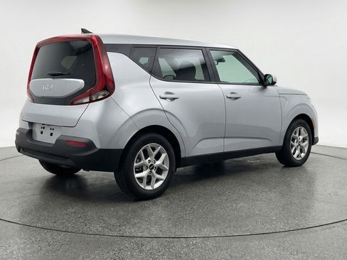 Used 2025 Kia Soul LX w/ LX Technology Package image 9