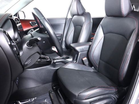 Used 2023 Kia Soul GT-Line image 30