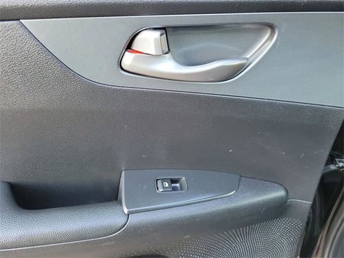 Used 2020 Kia Forte LXS image 17
