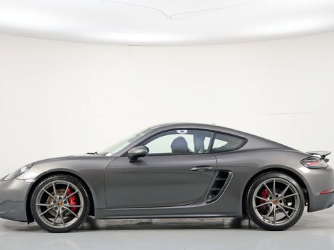 Used 2019 Porsche 718 Cayman S image 9