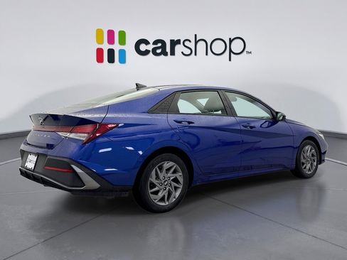 Used 2024 Hyundai Elantra SEL image 5
