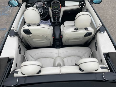 Used 2017 MINI Cooper S image 18