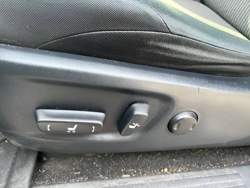 Used 2019 Toyota 4Runner SR5 AWD/4WD image 18