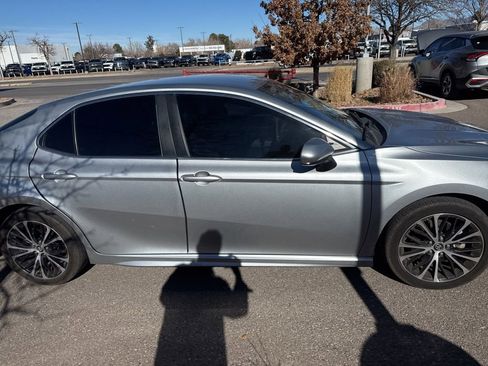 Used 2018 Toyota Camry L image 37