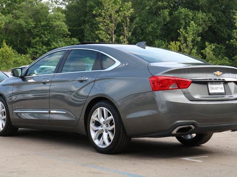 Used 2016 Chevrolet Impala LTZ w/ Enhanced Convenience Package FWD image 17