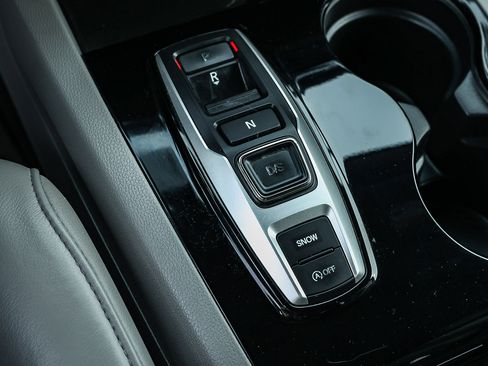 Certified 2017 Honda Pilot Touring image 29