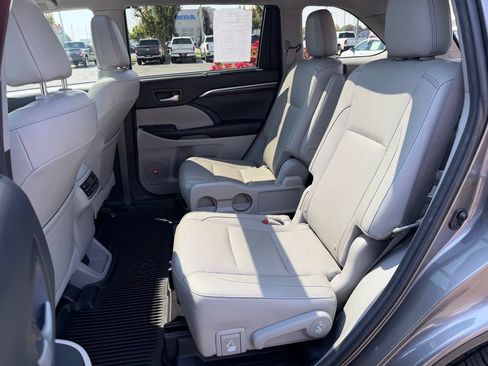 Used 2016 Toyota Highlander Limited Platinum AWD/4WD image 44