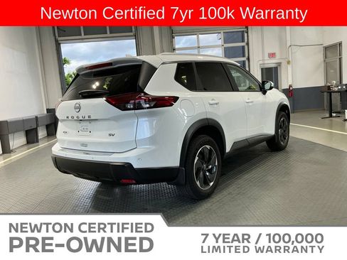 Used 2024 Nissan Rogue SV w/ SV Premium Package FWD image 7