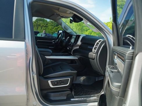 Used 2022 RAM 1500 Laramie AWD/4WD image 18