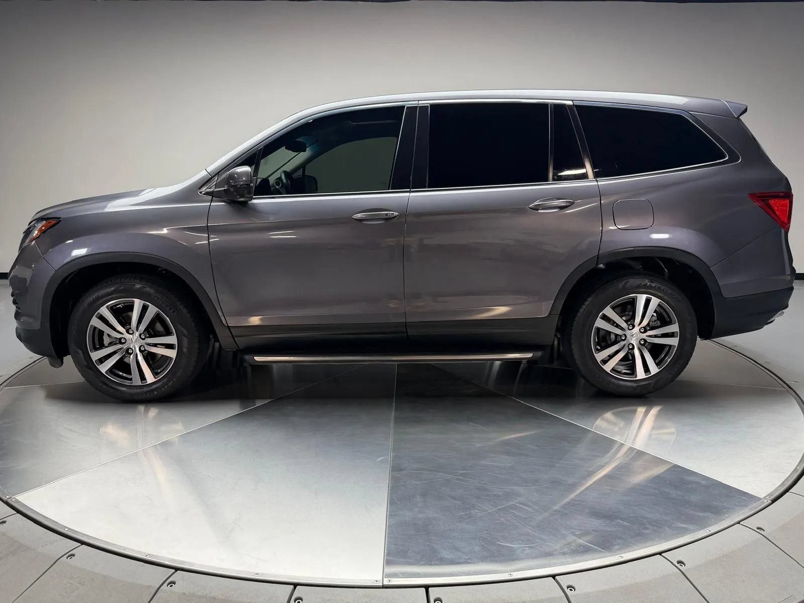 Used 2017 Honda Pilot EX-L image 4