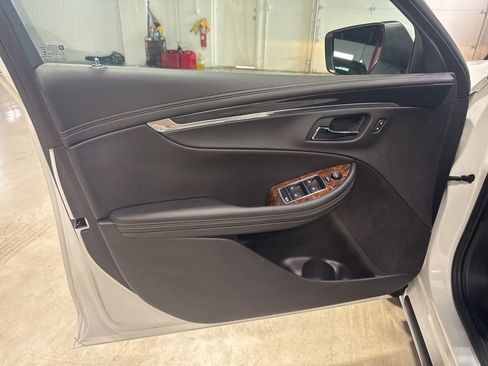 Used 2014 Chevrolet Impala LT w/ Premium Seating Package image 28