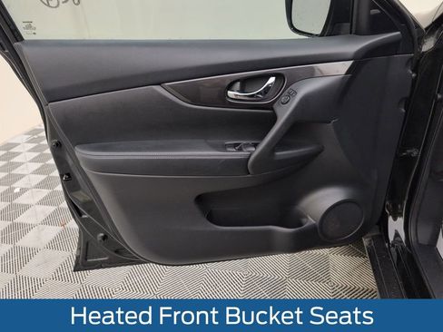 Used 2020 Nissan Rogue SV image 34