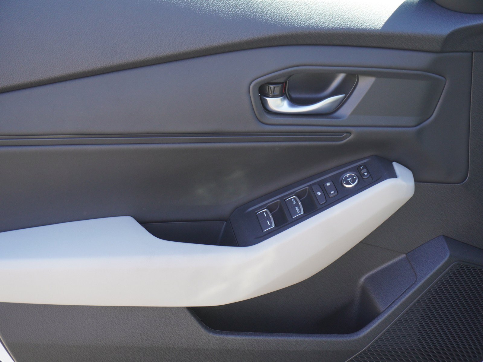 Used 2025 Honda Accord SE image 17