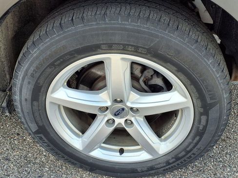 Used 2019 Ford Explorer FWD image 9