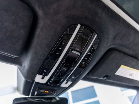 Used 2020 Porsche Cayenne Turbo AWD/4WD image 35