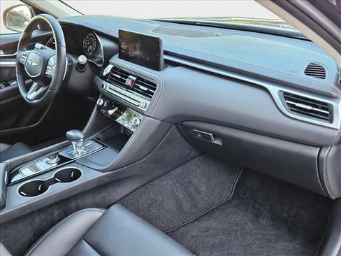 Used 2025 Genesis G70 2.5T image 21