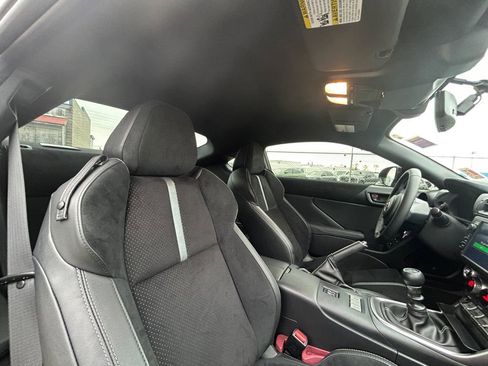 Used 2025 Toyota GR86 Premium RWD image 28