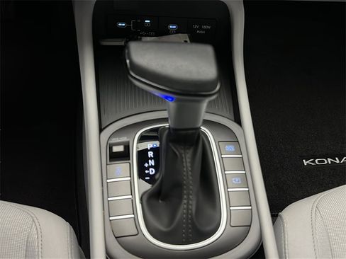 Certified 2025 Hyundai Kona SE image 26
