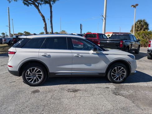 Used 2022 Lincoln Corsair AWD w/ Equipment Group 101A image 3