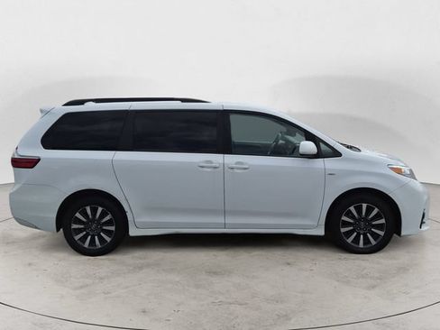 Used 2019 Toyota Sienna LE AWD/4WD image 4