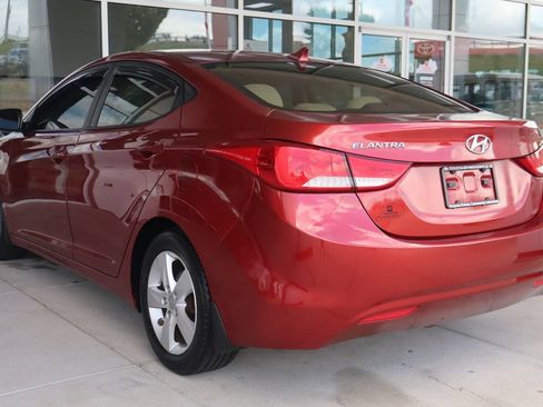 Used 2013 Hyundai Elantra GLS w/ Preferred Pkg FWD image 6