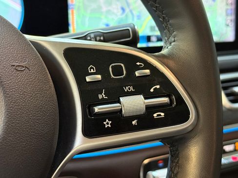 Used 2023 Mercedes-Benz GLS 450 4MATIC image 32