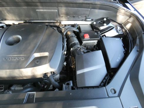 Used 2020 Volvo XC90 T6 Momentum image 71