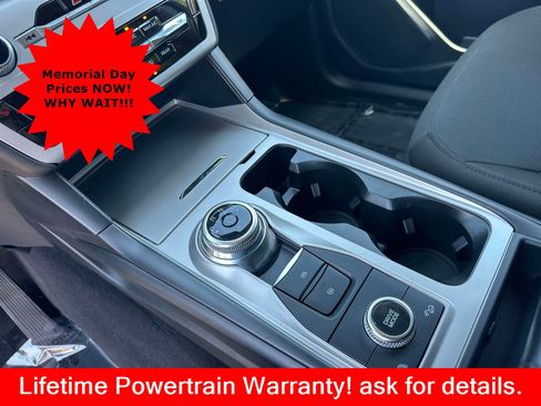 Used 2023 Ford Explorer XLT AWD/4WD image 12