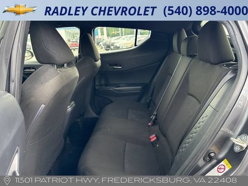 Used 2019 Toyota C-HR XLE FWD image 6