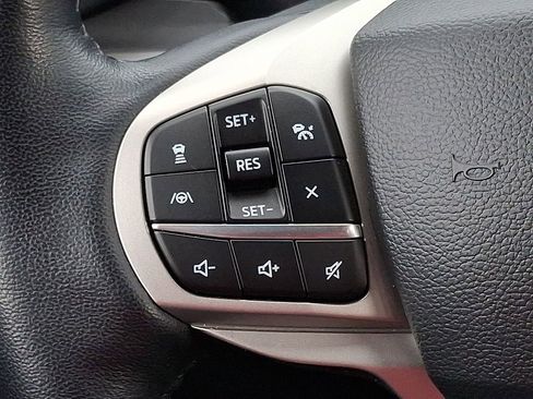 Used 2022 Ford Explorer XLT w/ Equipment Group 202A image 22